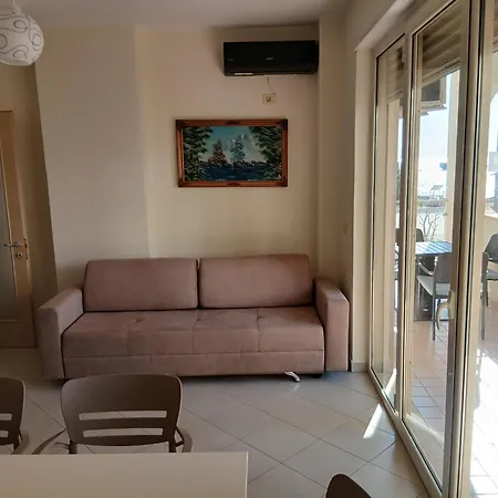 Mani 3 Apartment *